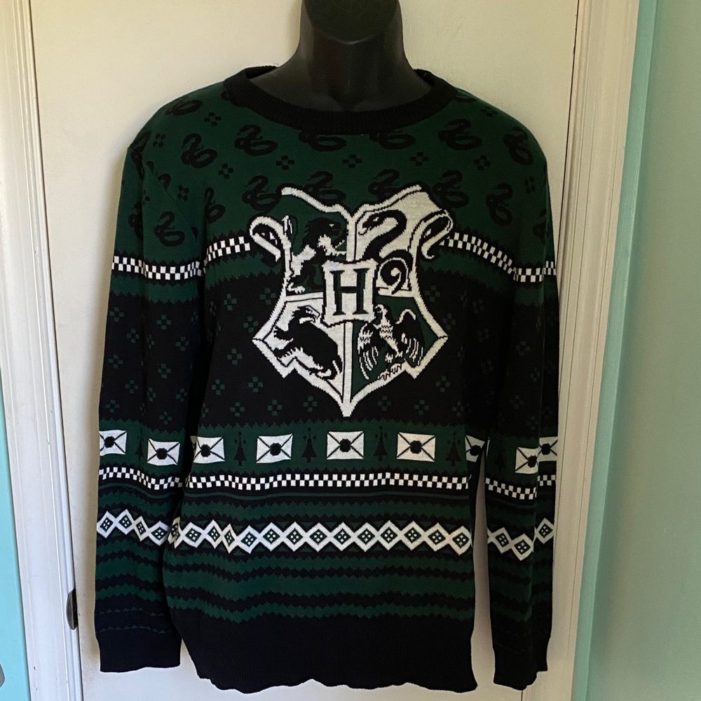 Hogwarts Slytherin crew neck  Sweater VGUC